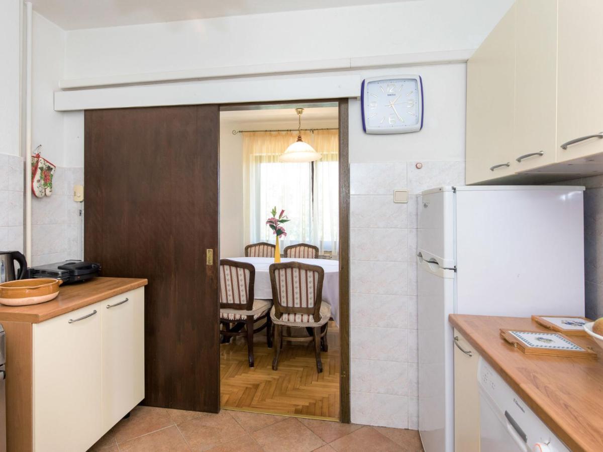 Apartment Luka - LOV218 Lovran Bagian luar foto